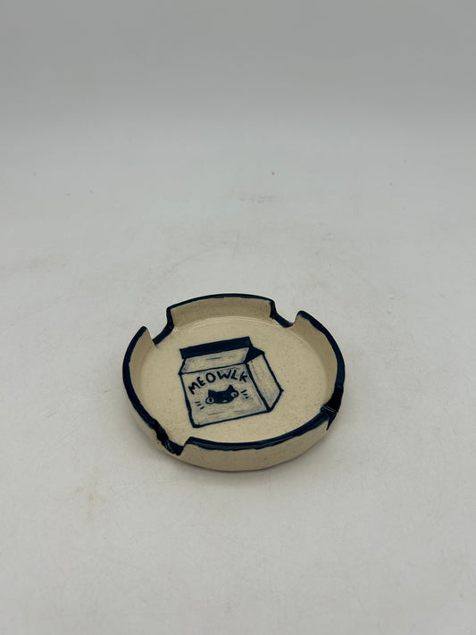 Meowlk Ashtray